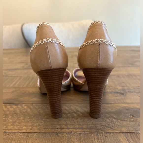 BCBG Max Azria Women’s Leather Heels - Size 8.5 - Picture 4 of 7